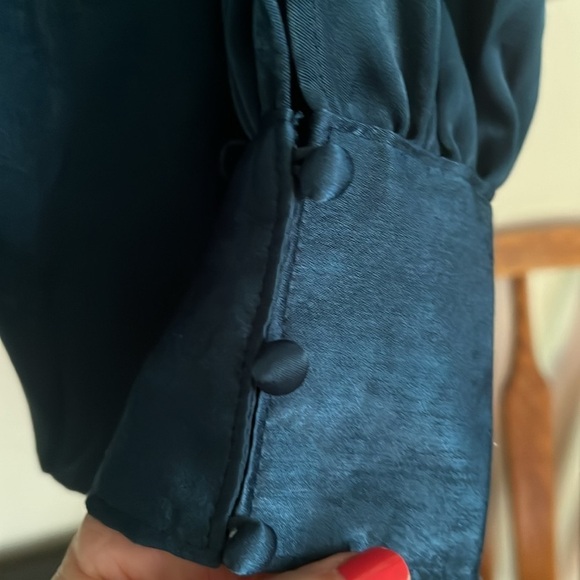 MAURICES Tidal Teal Color Fallon Satin Long Open Sleeve Blouse, Size 1X, NWT. - Picture 6 of 12